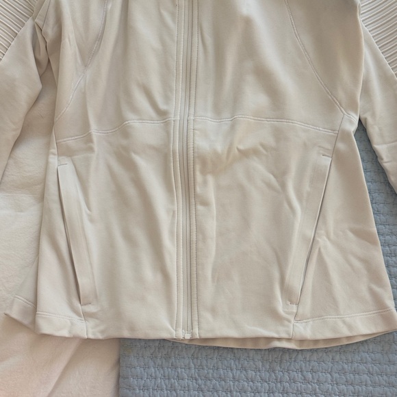 Lululemon jacket - Picture 3 of 15